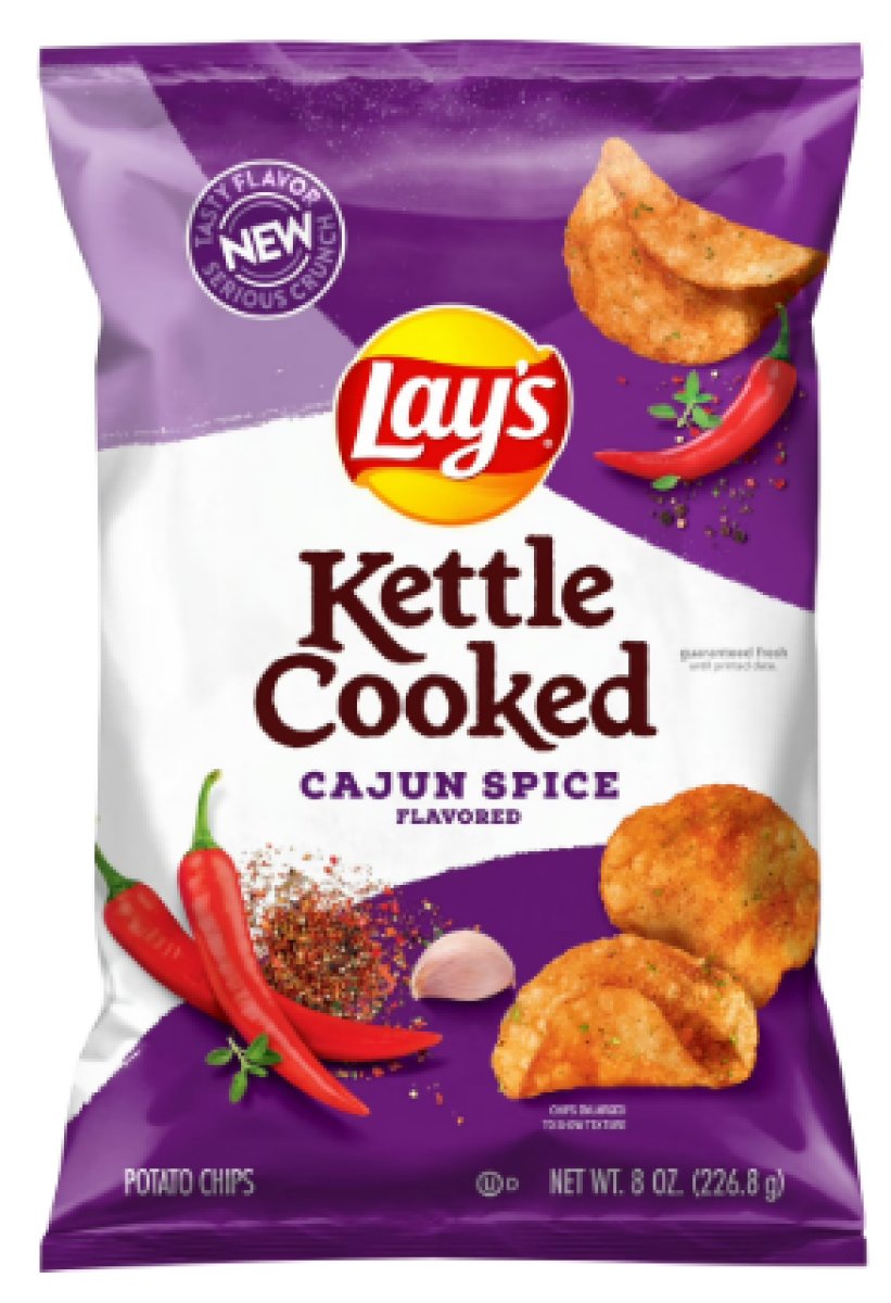 Lay's Cajun Spice Flavored Potato Chips, Kettle Cooked, 8 oz